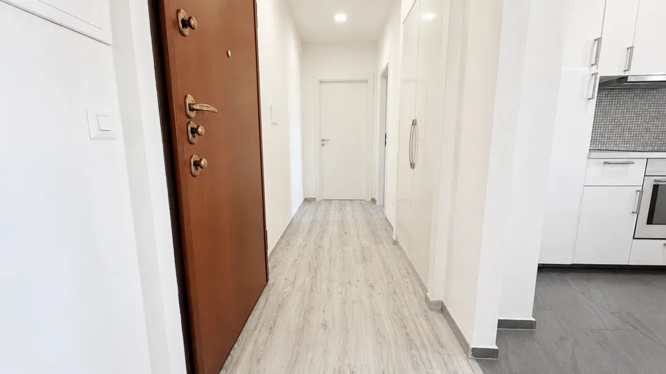 Up to 3 months free - Modern 2.5-room apartment in Mendrisio – strategic location