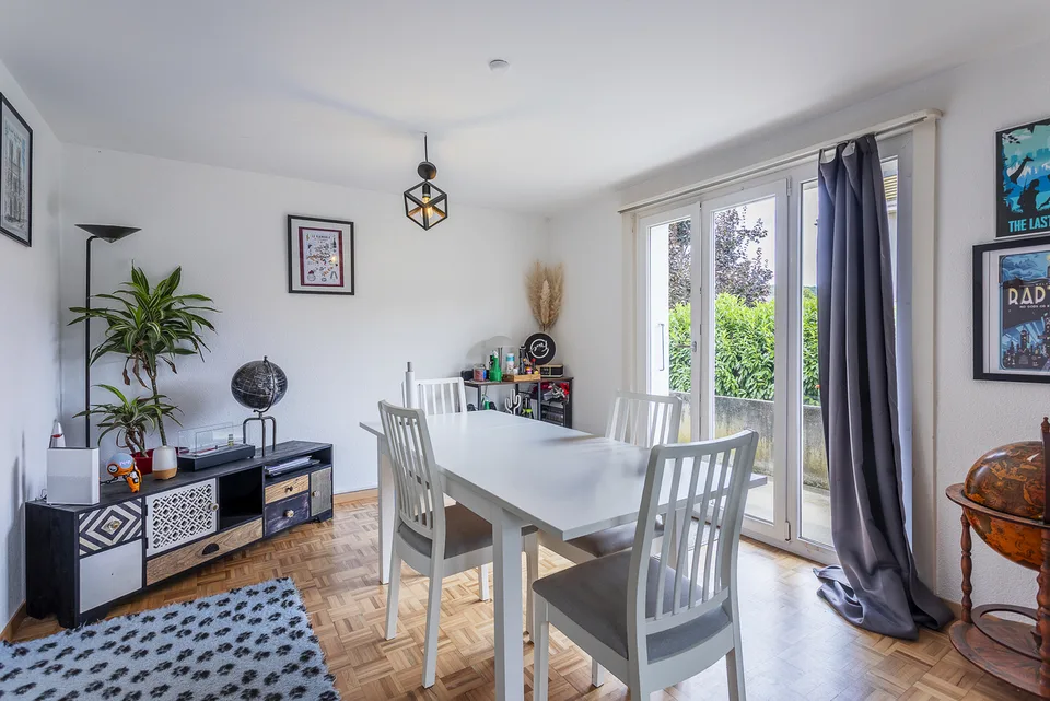 Einfamilienhaus mit Garage und Autoverdeck