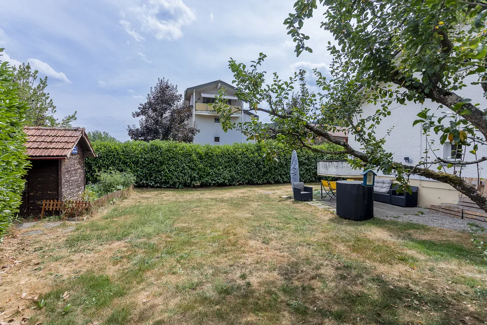 Einfamilienhaus mit Garage und Autoverdeck