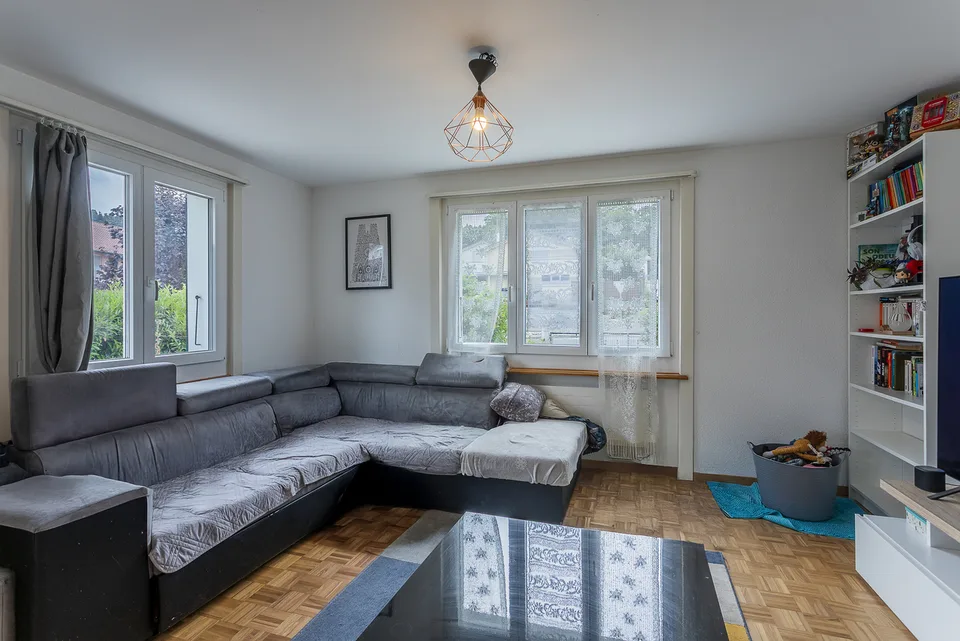 Einfamilienhaus mit Garage und Autoverdeck