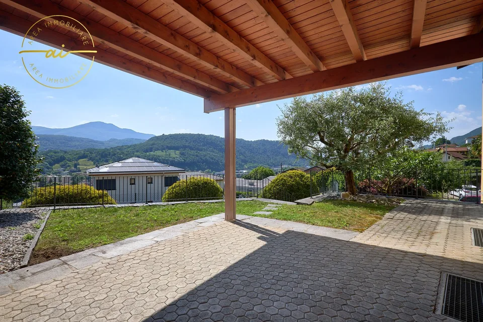 Villa mit separatem Studio und wunderschönem Garten