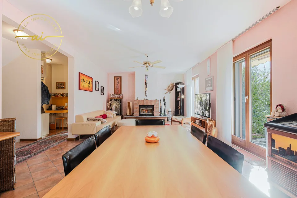 Beautiful house with garden, just two steps from Lake Riva San Vitale