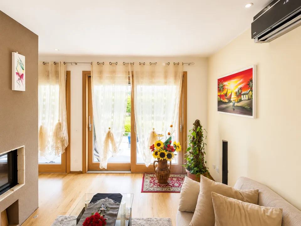 Modern 6.5-room villa with large garden in Stabio