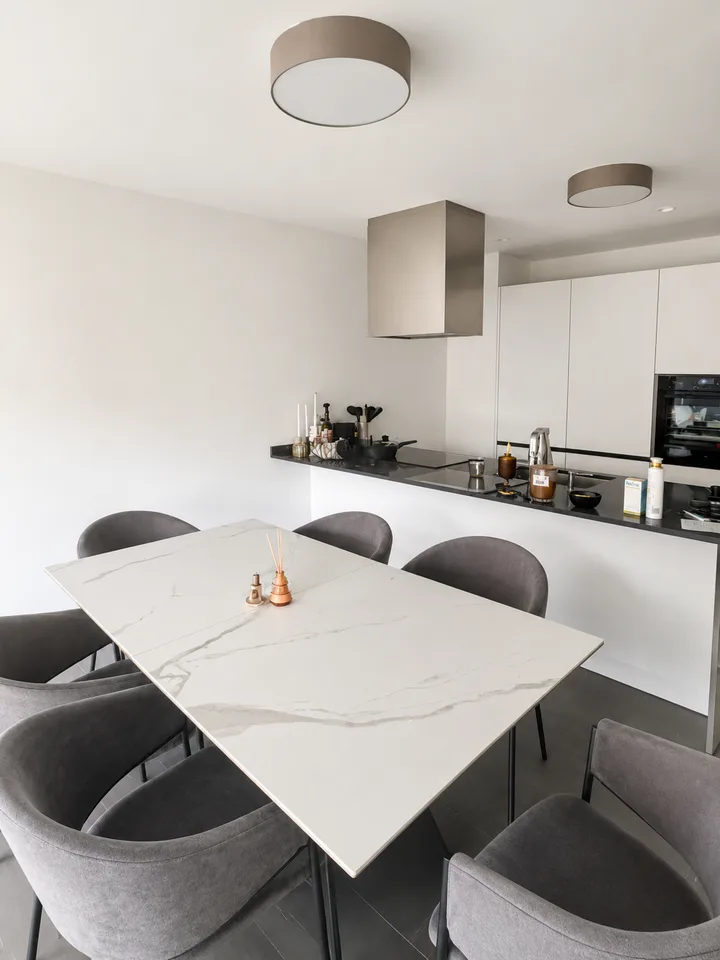 Moderne 2.5 Zimmer Wohnung mit Garten und Terrasse in Pedrinate