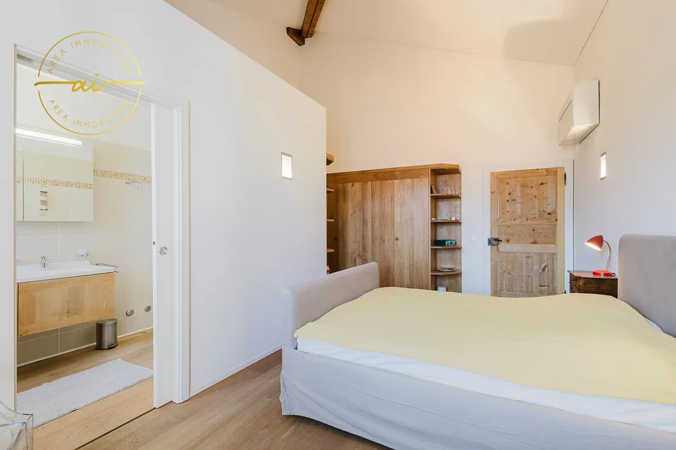 Bâtiment historique prestigieux avec trois appartements indépendants au cœur de Vico Morcote