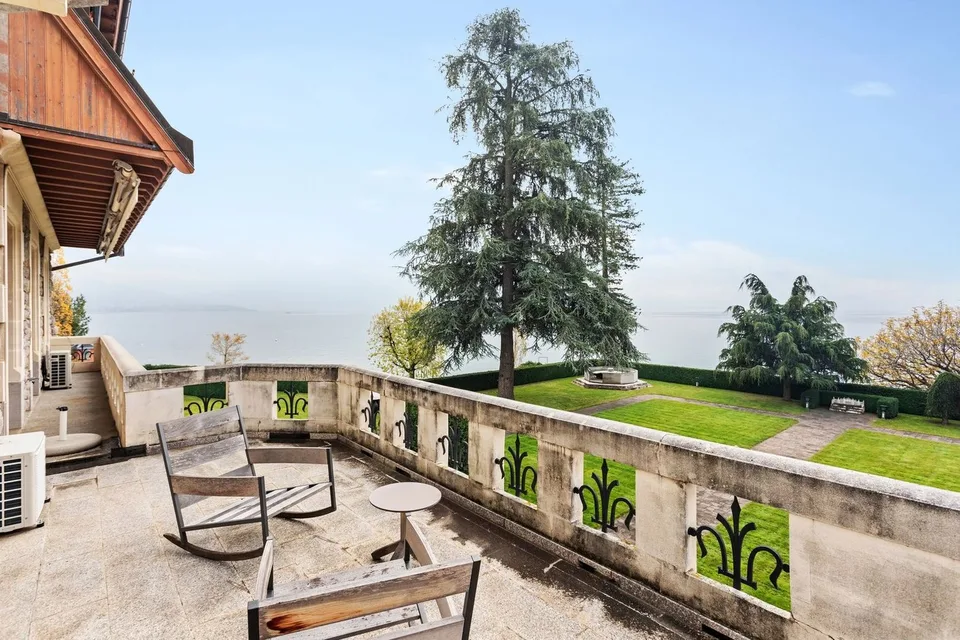 Master house with a character of yesteryear, exceptional location!