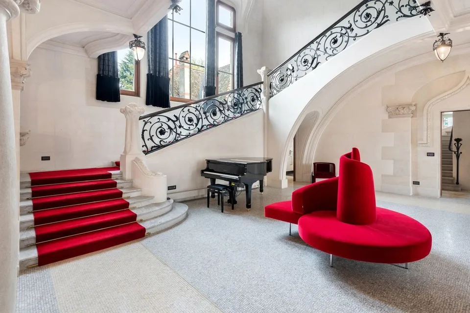 Master house with a character of yesteryear, exceptional location!