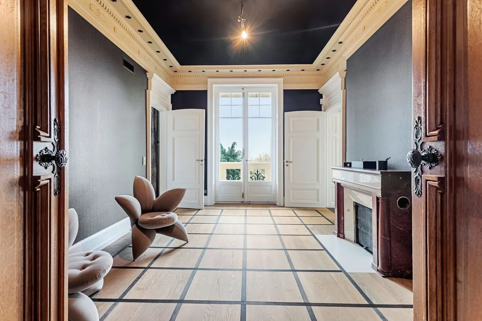 Master house with a character of yesteryear, exceptional location!