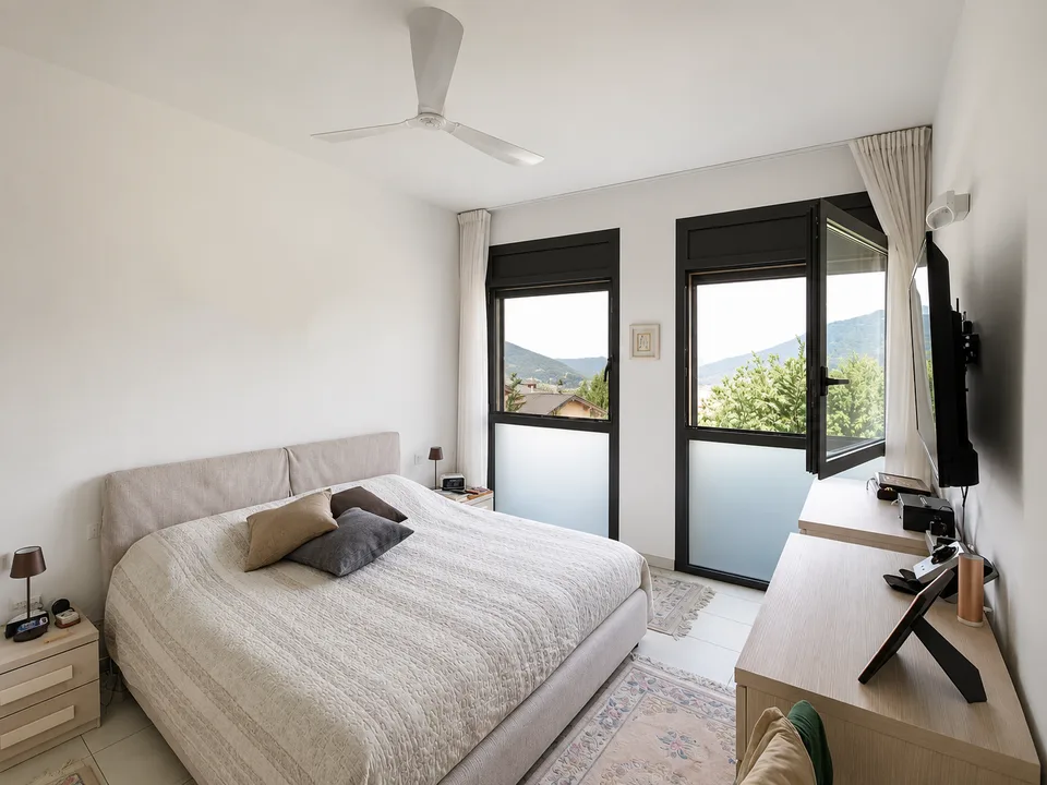 Bright apartment with terrace of 4.5 rooms in Agra – Panoramic view of the mountains
