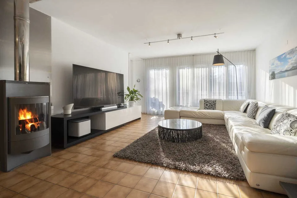 Gewerbeimmobilie - Fitness + Apartment - Exklusiv