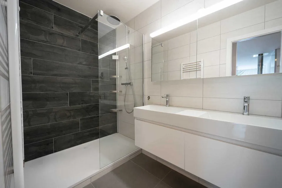 Gewerbeimmobilie - Fitness + Apartment - Exklusiv