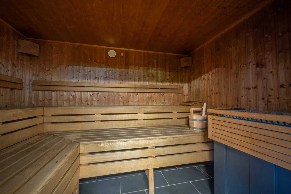Gewerbeimmobilie - Fitness + Apartment - Exklusiv