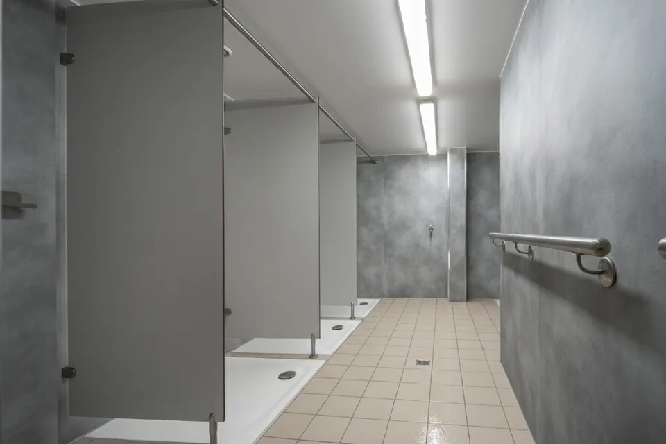 Gewerbeimmobilie - Fitness + Apartment - Exklusiv