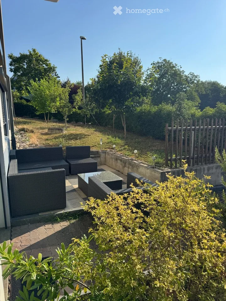 2-Zimmer-Gartenwohnung in Bottmingen – 55 m², Gartensitzplatz & Parkplatz