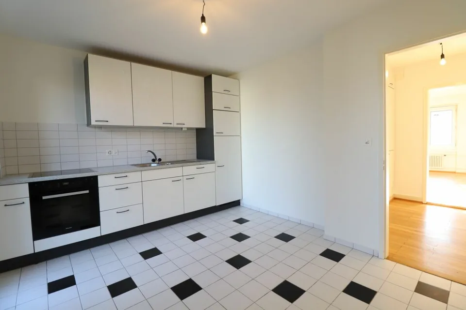 Near Messe and Wettsteinplatz - friendly 3-room apartment in Basel