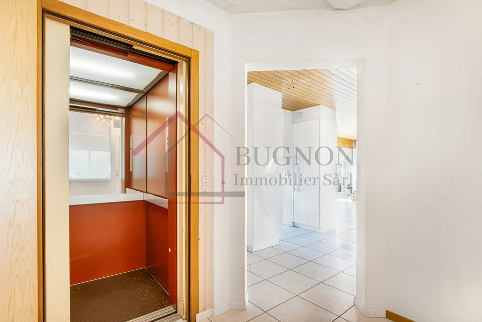 Spacious 4.5-room apartment with private elevator - Romont center