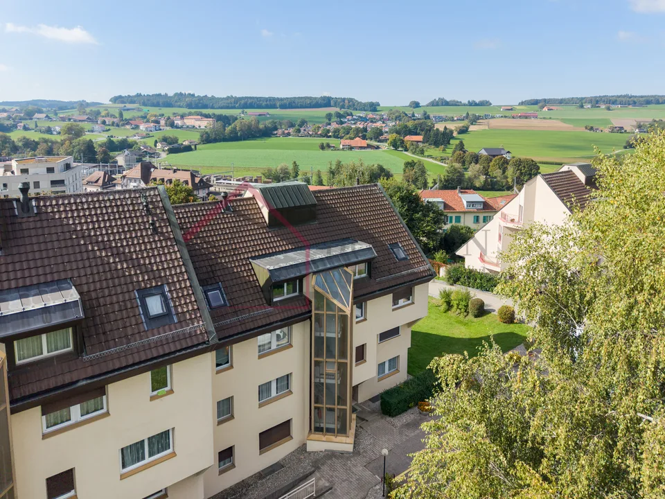 Spacious 4.5-room apartment with private elevator - Romont center