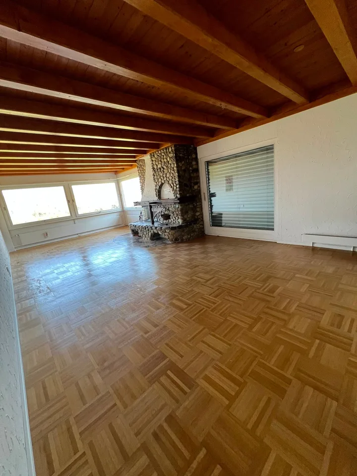 Incantevole appartamento mansardato di 3.5 locali con balcone e vista sulla montagna a Kriens