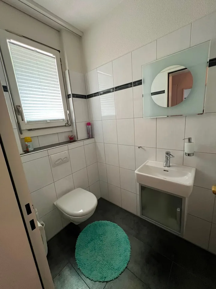 Incantevole appartamento mansardato di 3.5 locali con balcone e vista sulla montagna a Kriens