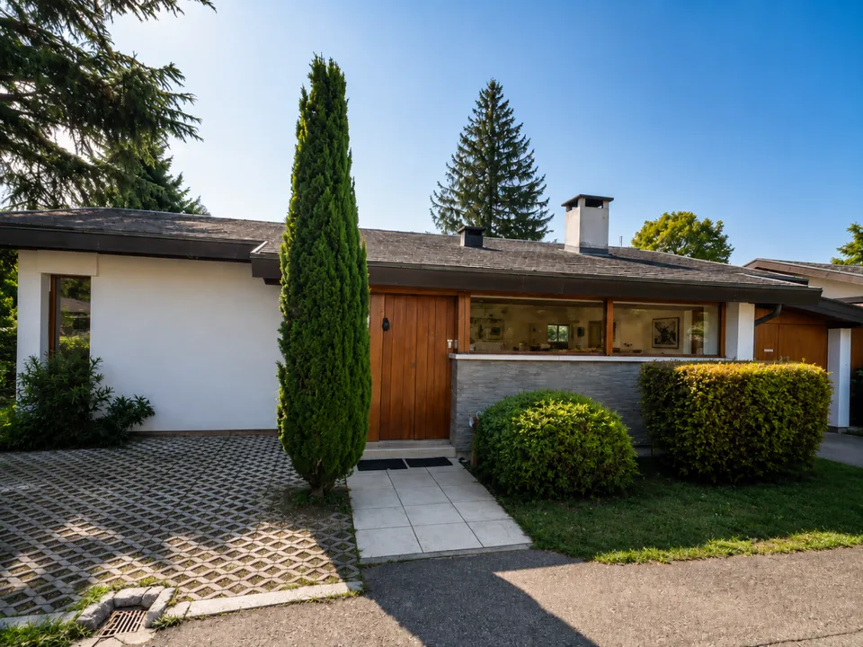 Single-story house to renovate - great potential