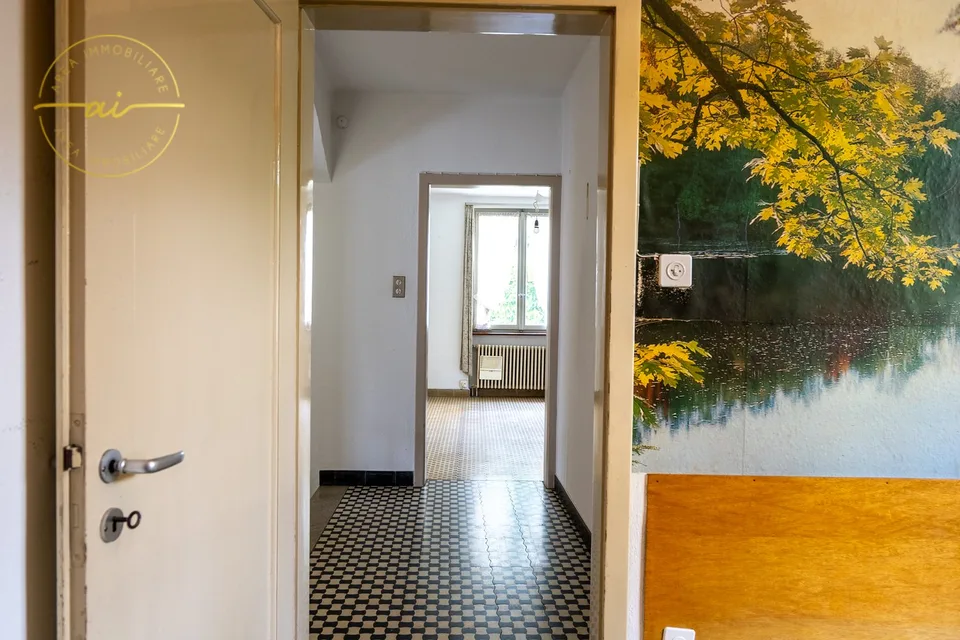 Single-family house with attached commercial space