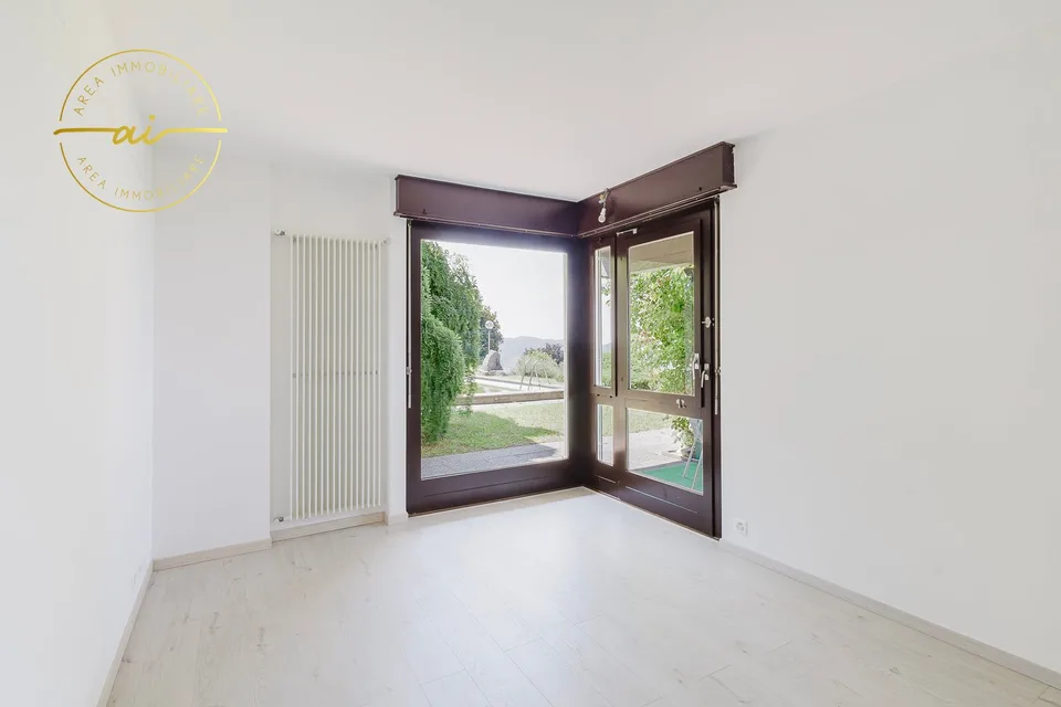Prestigious Semi-Detached Villa with Pool and Large Spaces – Unique Opportunity