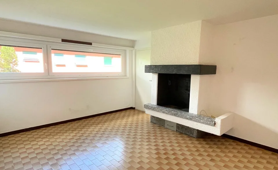 House on a single main level with large land in a quiet area