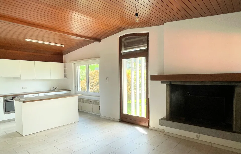 House on a single main level with large land in a quiet area