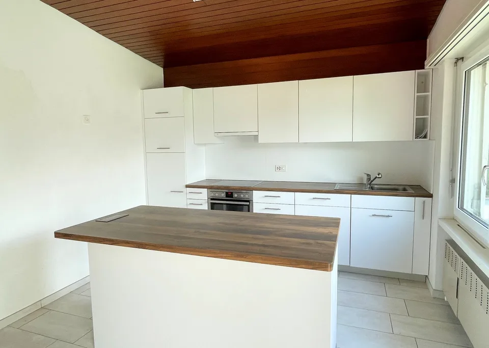 House on a single main level with large land in a quiet area