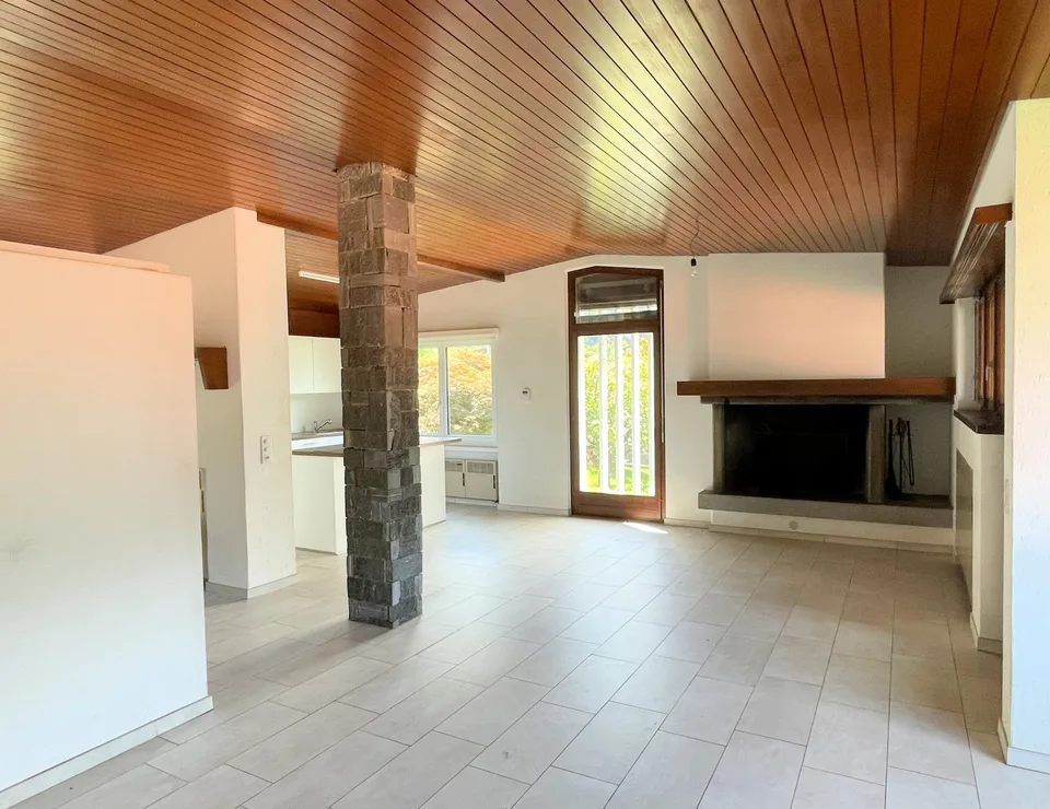House on a single main level with large land in a quiet area