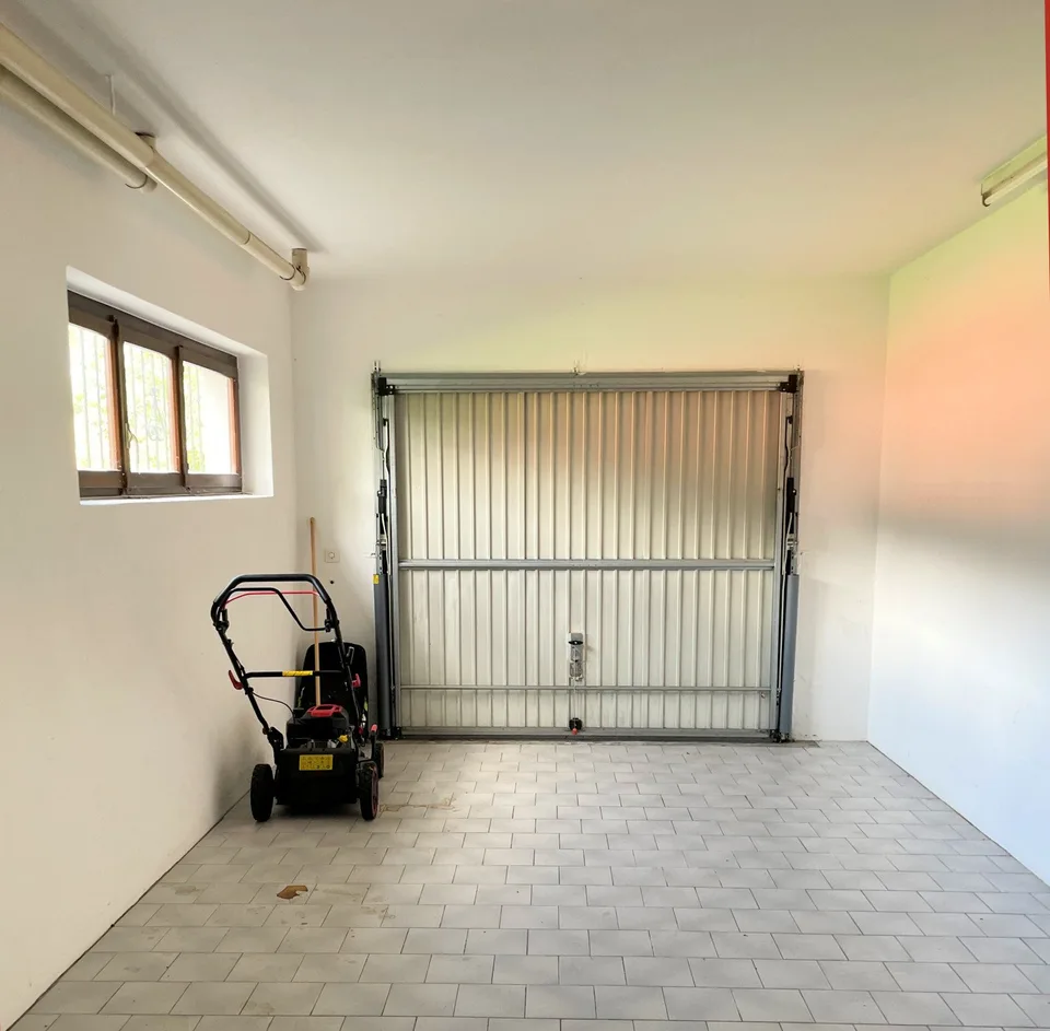 House on a single main level with large land in a quiet area