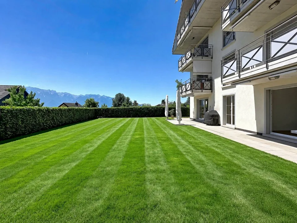 Spacious 5.5-room apartment with terrace and large garden