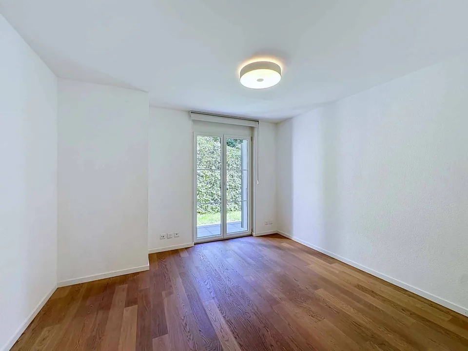 Spacious 5.5-room apartment with terrace and large garden