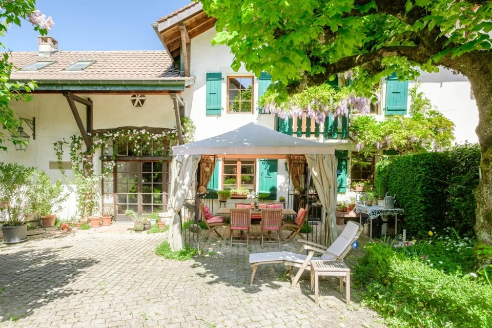 Haus im Dorf mit Charme und großem Garten