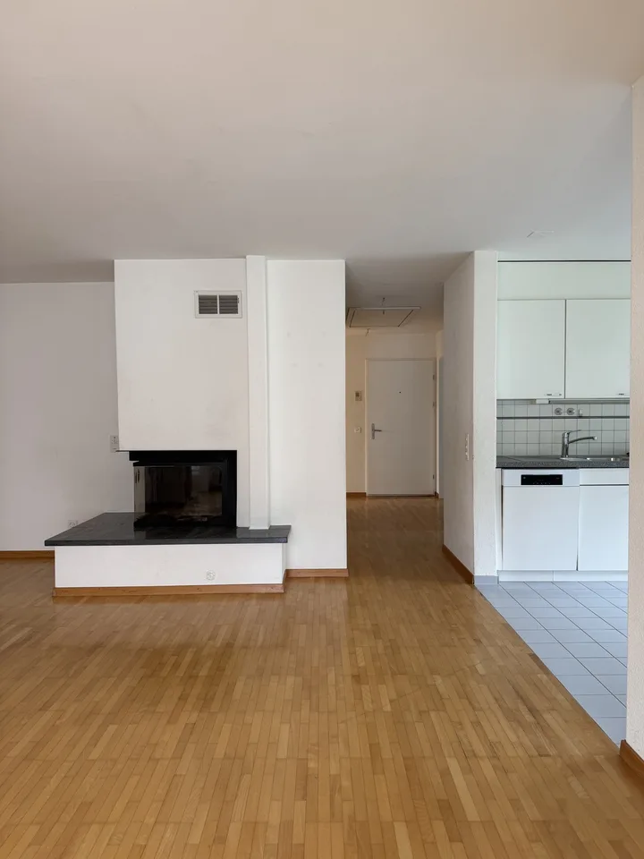 Helle 5.5-Zimmerwohnung im DG mit grosszügigem Grundriss in Hausen am Albis