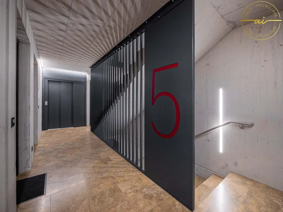 ELEGANTE APPARTAMENTO 2,5 LOCALI CON FINITURE DI PREGIO