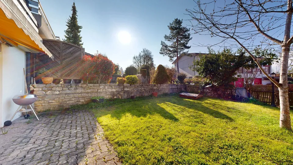 Family-friendly 5.5-room row house with parking space