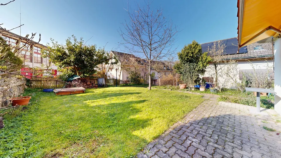 Family-friendly 5.5-room row house with parking space
