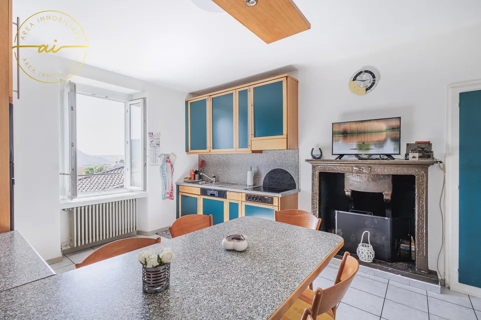 Vaste maison de 6.5 pièces dans un quartier résidentiel à Morbio Inferiore