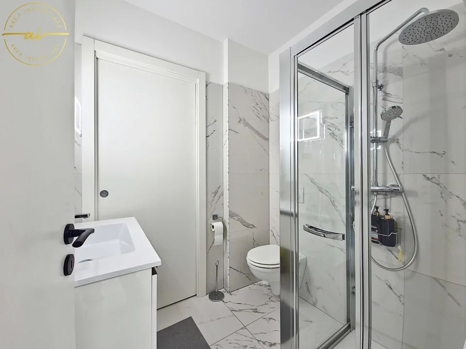 Elegante et lumineux 4.5 pièces avec jardin privé à Viganello