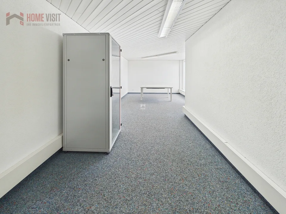 Espace de bureau attractif avec 7 places de parking et un haut potentiel de développement