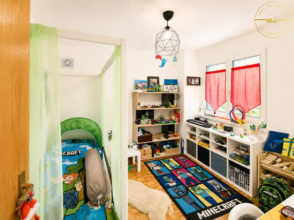 GERÄUMIGES 4.5-ZIMMER-WOHNUNG MIT BALKON IN MORBIO INFERIORE