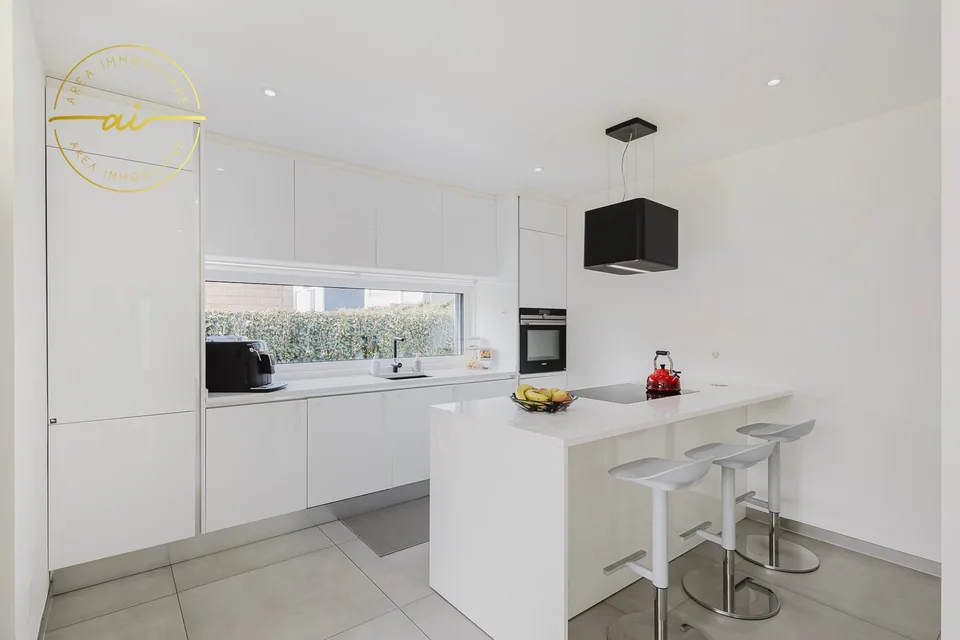 Modern Single-Family Villa with Garden in Ligornetto