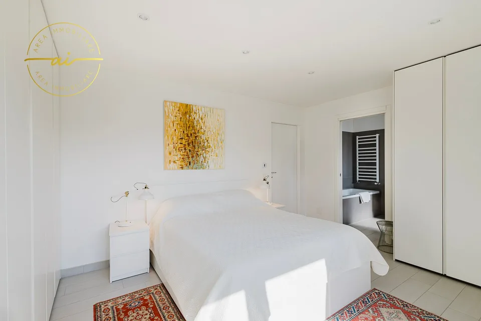 Modern Single-Family Villa with Garden in Ligornetto