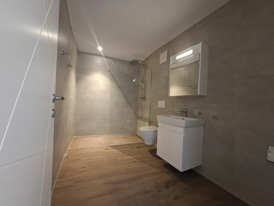 New 2.5-room apartment on the 2nd floor in Farvagny