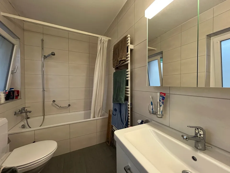 Urbanes Wohnen mit Weitblick: Helle 3.5-Zimmerwohnung im Herzen von Thun