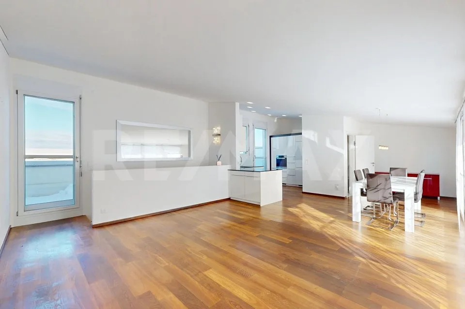 5.5-room attic apartment with sun terrace - near St. Gallen, far from everyday life