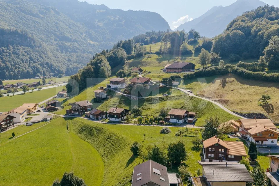 Baulandparzelle in Willigen Wohnen an sonniger Hanglage mit Weitblick