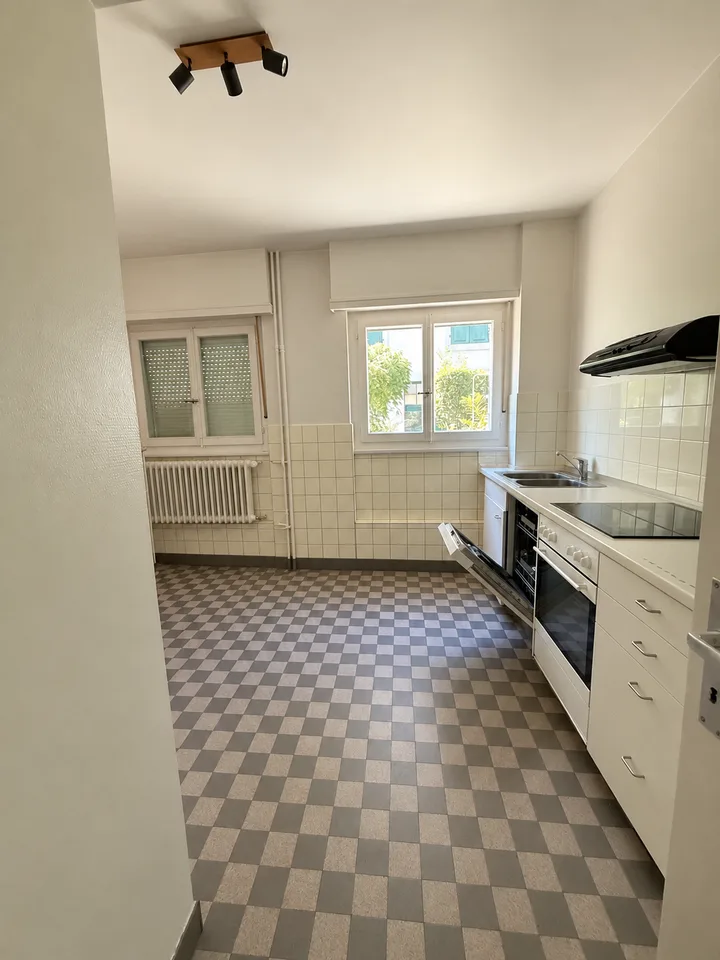 Helles 3-Zimmer-Wohnung im erhöhten Erdgeschoss in Lausanne