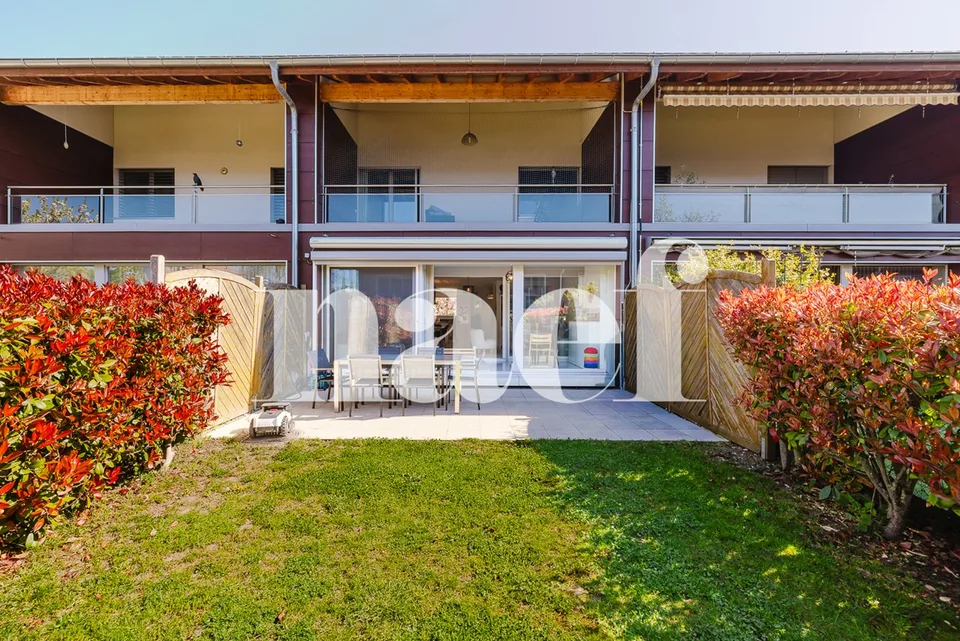 Charming semi-detached villa 230 m² usable plus garden, terrace and double garage in Vernier